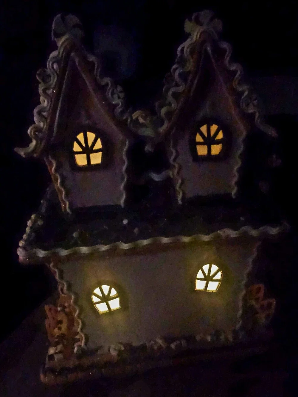 Candy Corn Lane Pastel LED Gingerbread Halloween House Lights Up and works! 16